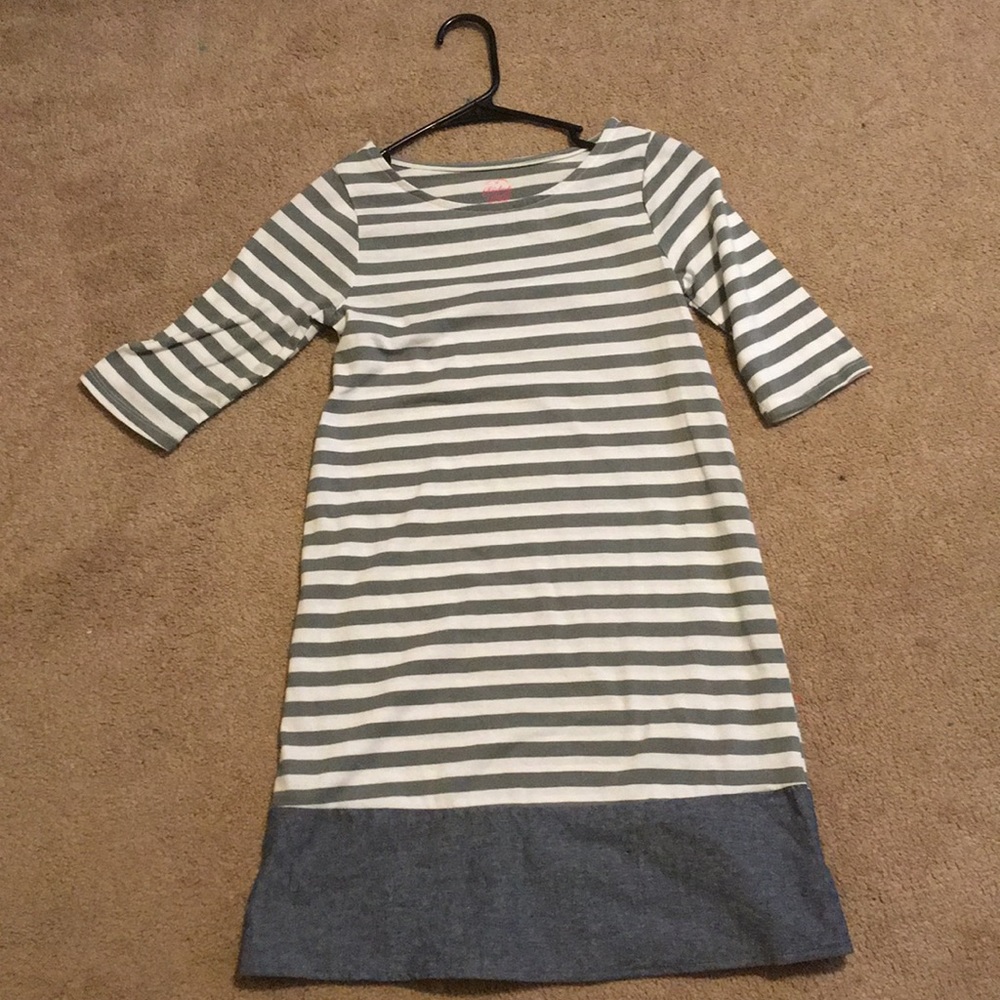 Girls dress never worn